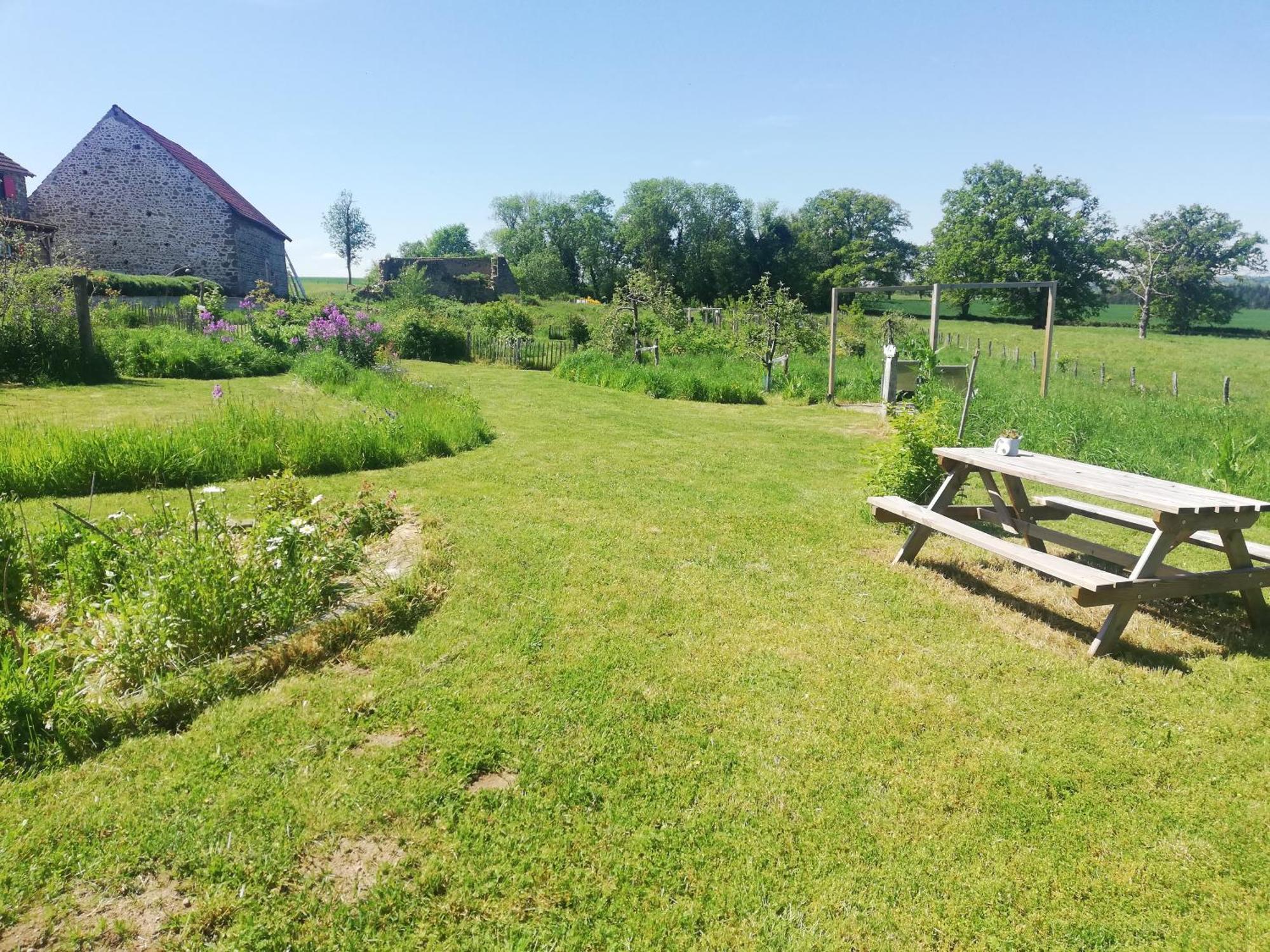 Le Monticule Bed & Breakfast Tardes ภายนอก รูปภาพ